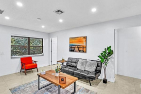 Hollywood 2 Bdrm New Furnished Beach Vacation Lb2